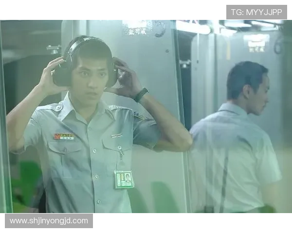 围绕波丽士大人的警察情感与职责交织的城市守护故事传奇篇章 围绕波丽士大人的警察情感与职责交织的城市守护故事传奇篇章