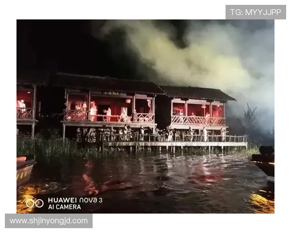 浴火湘西情：凤凰涅槃，情深似海